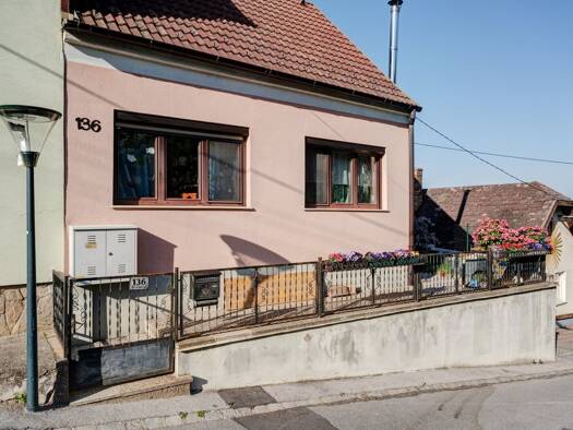 Einfamilienhaus zum Kauf 89.000 € 2 Zimmer 170 m² Grundstück Angern an der March 2262