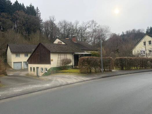 Haus zum Kauf 265.000 € 1 Zimmer 204 m² 2.308 m² Grundstück Lüdenscheid 58509