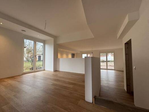 Doppelhaushälfte zur Miete 1.500 € 5 Zimmer 140 m² 300 m² Grundstück frei ab 01.05.2026 Burgebrach 96138