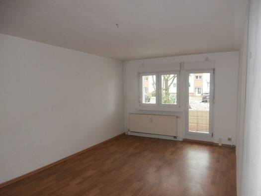 Wohnung zur Miete 545 € 3 Zimmer 59 m² 2. Geschoss frei ab 01.06.2026 Straße des Friedens 7 Nauen 14641