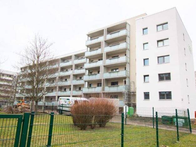 Studio zur Miete 327 € 1 Zimmer 37,1 m² 5. Geschoss Uranusstr. 38 Trotha Halle (Saale) 06118