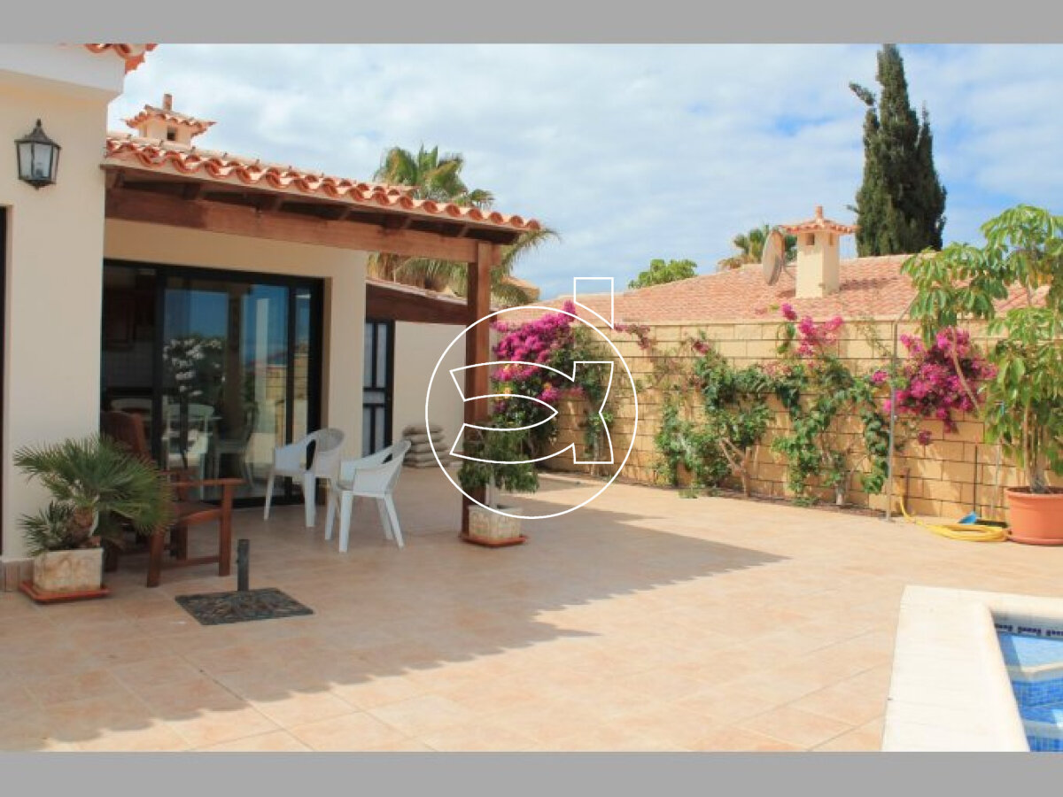 Villa zum Kauf 1.595.000 € 6 Zimmer 220 m²<br/>Wohnfläche 420 m²<br/>Grundstück Costa Adeje 38679