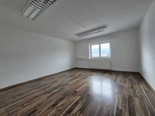 Bürofläche zur Miete 326 € 1 Zimmer Wals-Siezenheim 5071