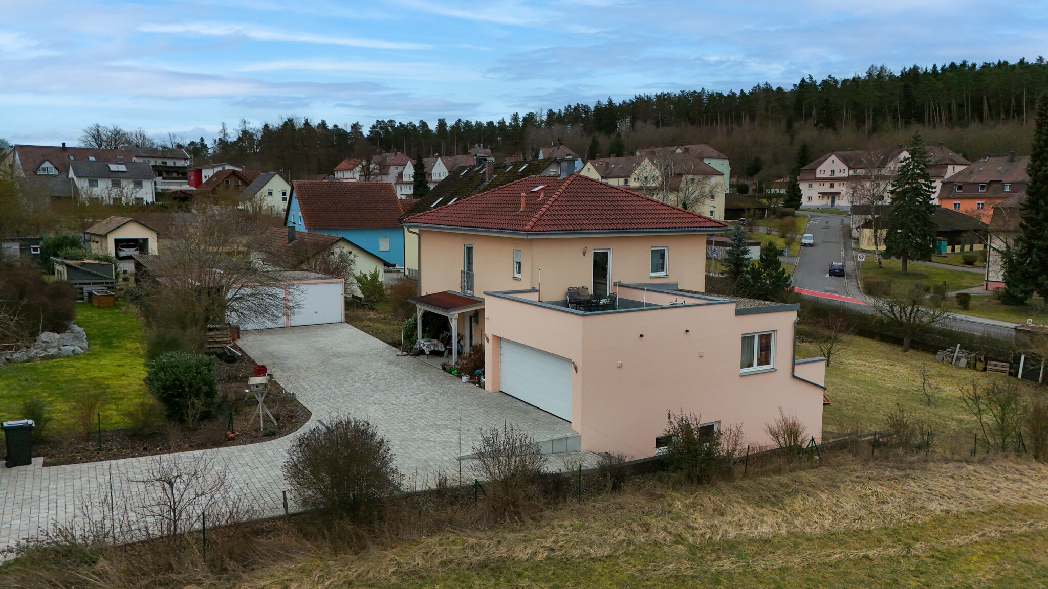 Mehrfamilienhaus zum Kauf 949.000 € 9 Zimmer 240 m²<br/>Wohnfläche 1.633 m²<br/>Grundstück Sulzbach-Rosenberg Sulzbach-Rosenberg 92237