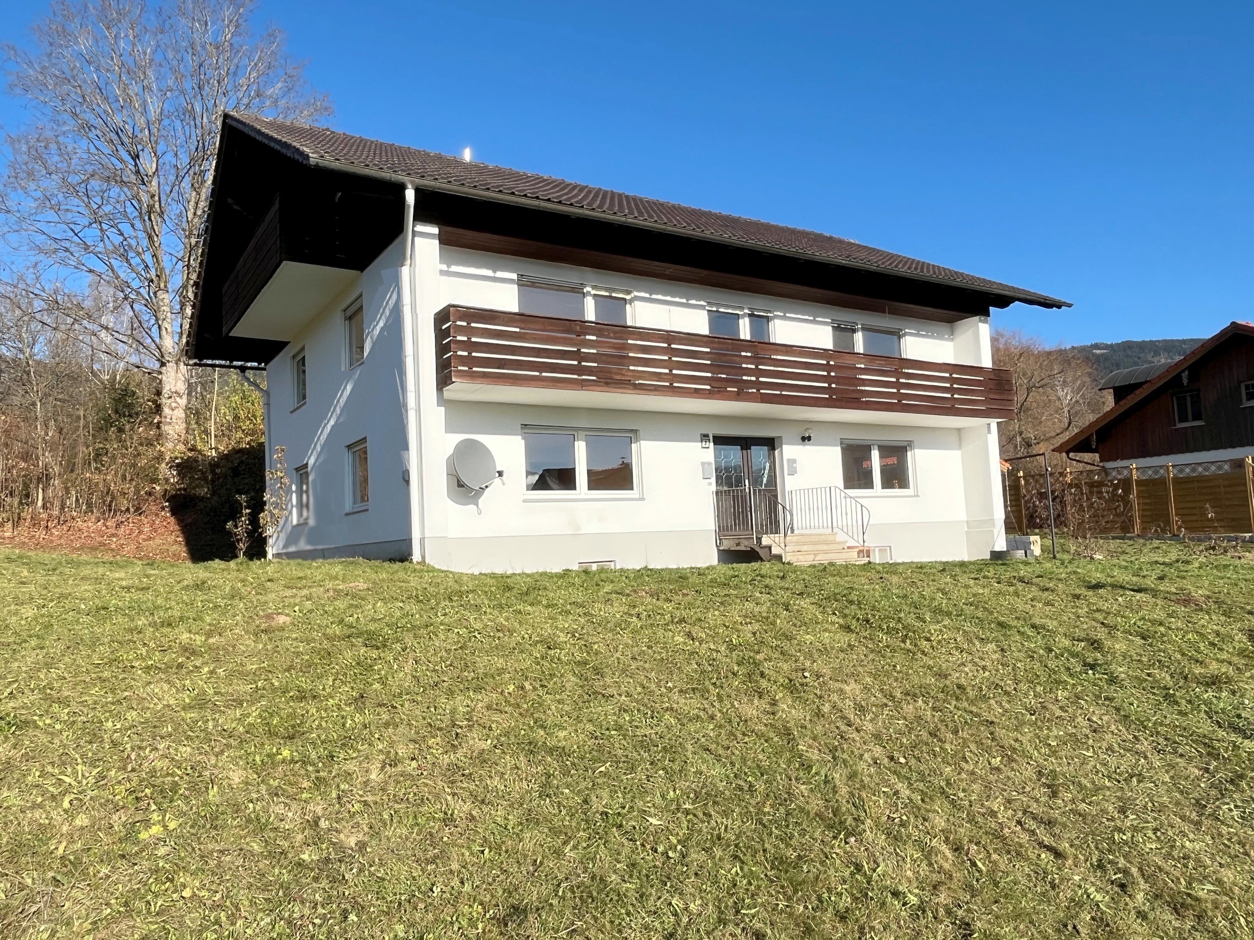 Mehrfamilienhaus zum Kauf 369.000 € 6 Zimmer 218,3 m²<br/>Wohnfläche 1.086 m²<br/>Grundstück Lohberg Lohberg 93470