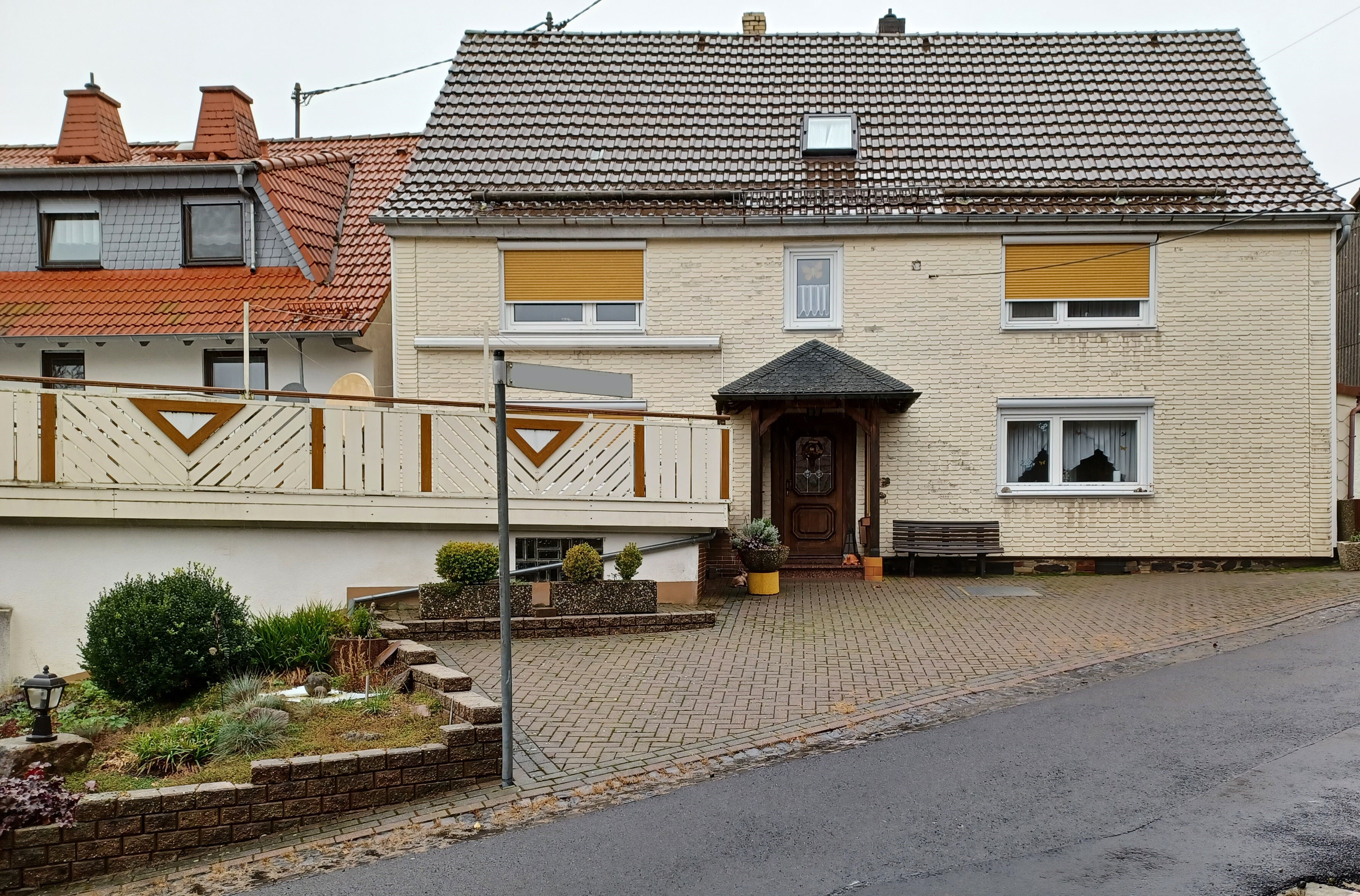 Einfamilienhaus zum Kauf 149.000 € 6 Zimmer 221 m²<br/>Wohnfläche 771 m²<br/>Grundstück ab sofort<br/>Verfügbarkeit Volkartshain Grebenhain 36355