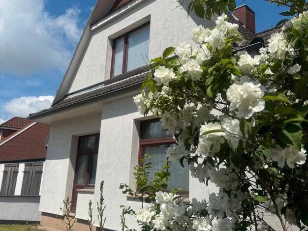 Einfamilienhaus zur Miete 1.850 € 5 Zimmer 124 m² 1.156 m² Grundstück frei ab 01.09.2026 Bad Schwartau 23611