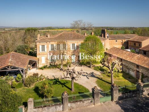Schloss zum Kauf 1.100.000 € 20 Zimmer 1.000 m² 4.700 m² Grundstück Cazères 31220