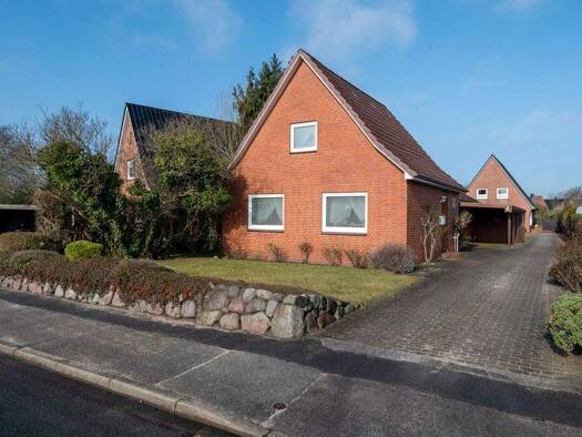 Einfamilienhaus zum Kauf 229.000 € 2,5 Zimmer 85 m² 584 m² Grundstück Husum Husum 25813