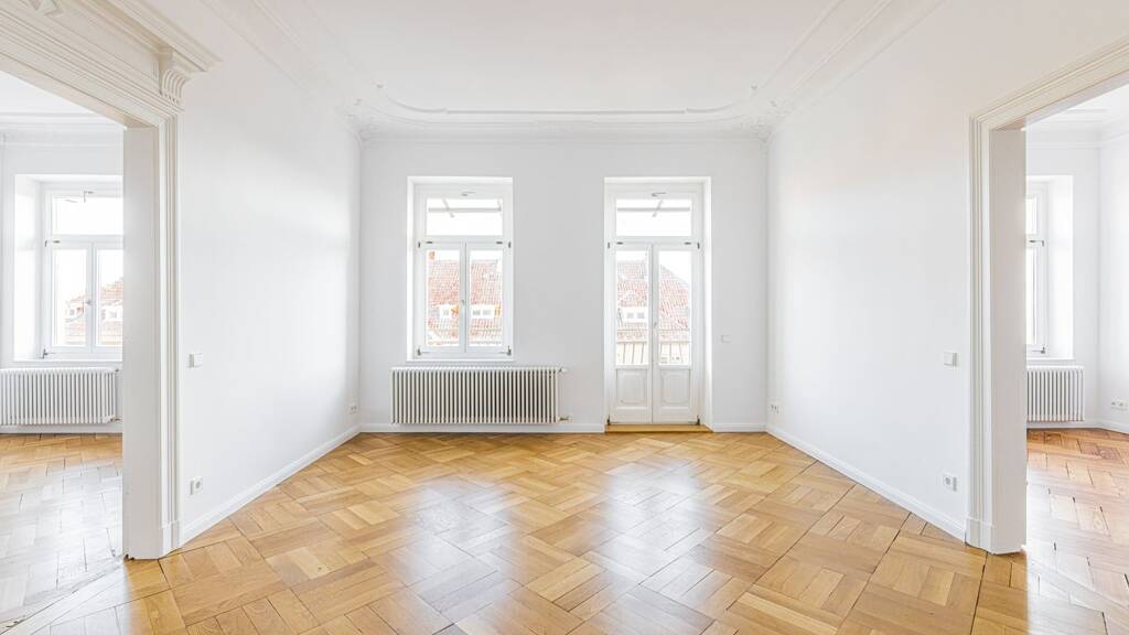 Großzügig wohnen: 4 Zimmer mit Stil, Licht und zwei Balkonen