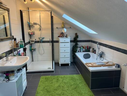 Wohnung zur Miete 1.150 € 3 Zimmer 108 m² Dachgeschoss frei ab 01.09.2025 Neudorf Pettendorf 93186
