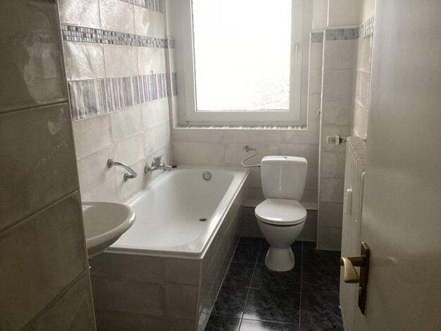 Wohnung zur Miete 997 € 3 Zimmer 74,8 m² 4. Geschoss frei ab 27.01.2026 Mintarder Weg 49 Unterrath Düsseldorf 40472