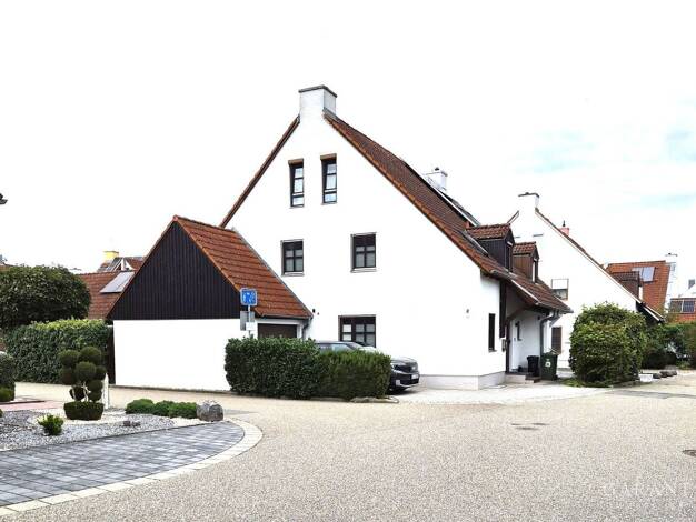 Doppelhaushälfte zum Kauf 630.000 € 5 Zimmer 130 m² 246 m² Grundstück Neutraubling 93073