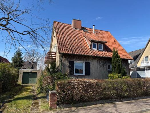 Einfamilienhaus zum Kauf 250.000 € 5 Zimmer 120 m² 660 m² Grundstück frei ab sofort Brandenburger Straße 20 Soltau 29614