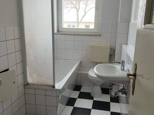 Wohnung zur Miete 285 € 2 Zimmer 50 m² frei ab sofort Kastanienallee 14 Klein Wanzleben Wanzleben-Börde 39164