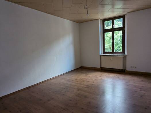 Wohnung zur Miete 315 € 2 Zimmer 63 m² 2. Geschoss frei ab sofort Greiz 07973