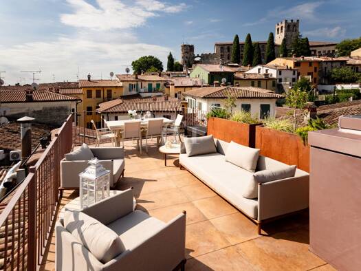 Penthouse zum Kauf 1.490.000 € 6,5 Zimmer 180 m² 3. Geschoss frei ab sofort Desenzano del Garda 25015