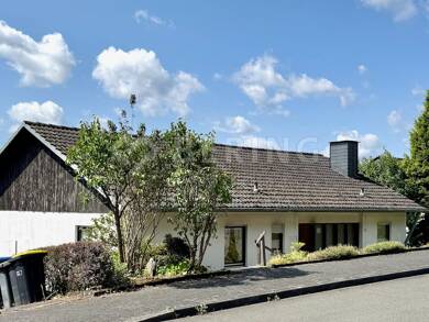 Einfamilienhaus zum Kauf 265.000 € 5 Zimmer 149,2 m² 581 m² Grundstück Weidenau Siegen 57076