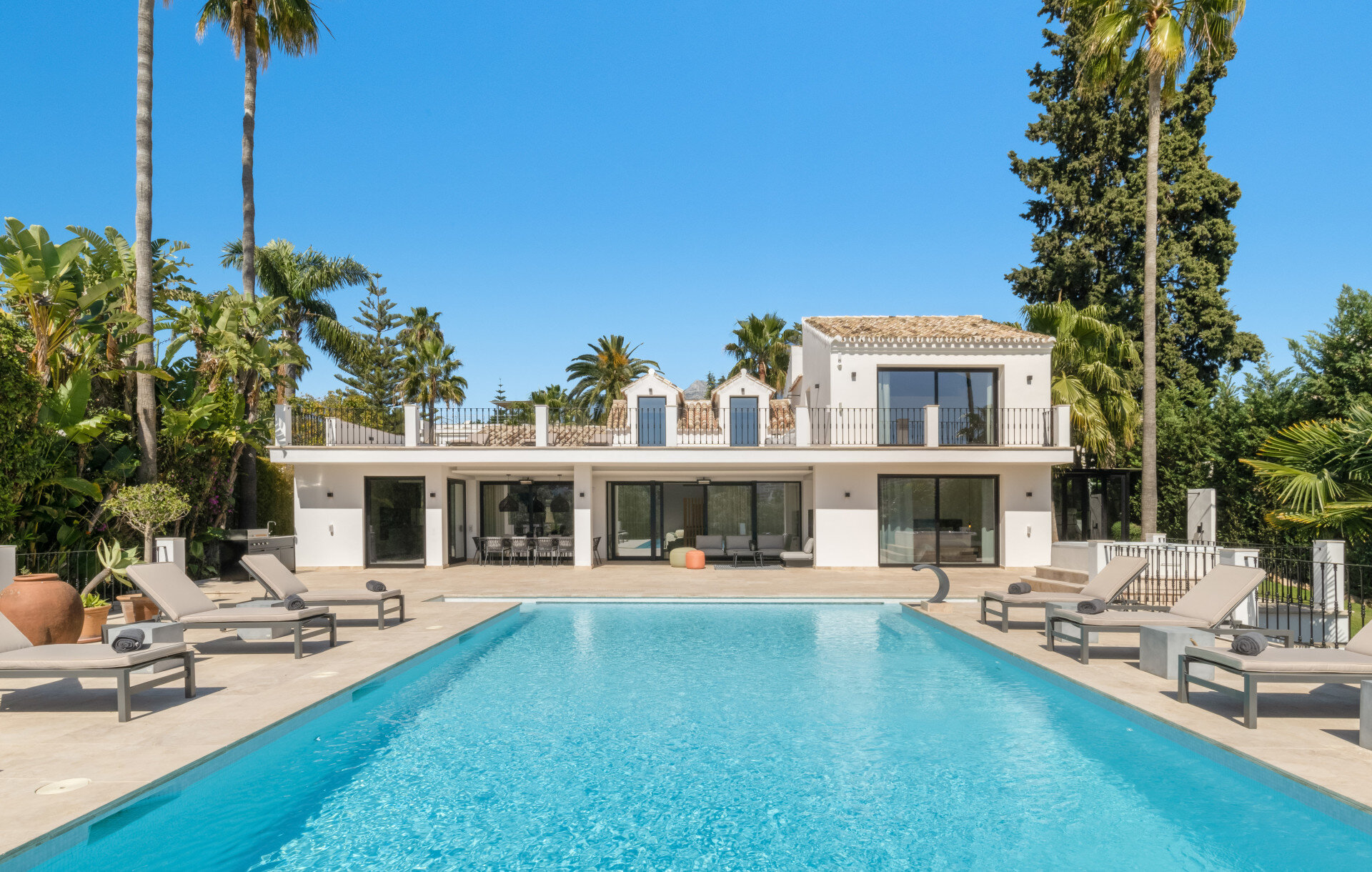 Villa zum Kauf 3.995.000 € 6 Zimmer 380 m²<br/>Wohnfläche 1.331 m²<br/>Grundstück Nueva Andalucia 29660