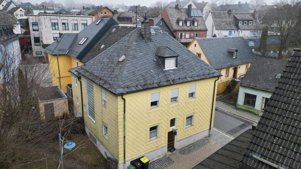 Einfamilienhaus zum Kauf 75.000 € 9 Zimmer 284 m² 164 m² Grundstück Schwarzenbach a Wald Schwarzenbach a.Wald 95131