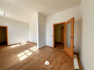 Wohnung zur Miete 200 € 1 Zimmer 31,9 m² 1. Geschoss frei ab sofort Platz der Freiheit 13 Weida Weida 07570