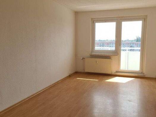 Wohnung zur Miete 418 € 3 Zimmer 69,7 m² 5. Geschoss frei ab 01.02.2026 Dr.-Kurt-Schumacher-Str. 8 Stendal 39576