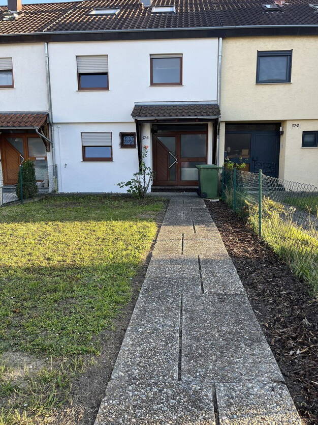 Reihenmittelhaus zur Miete 1.650 € 5 Zimmer 160 m² 204 m² Grundstück Großingersheim Ingersheim 74379