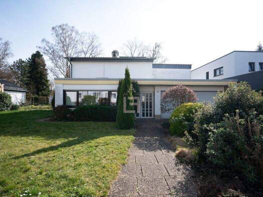 Einfamilienhaus zum Kauf 860.000 € 7 Zimmer 160,8 m² 711 m² Grundstück Arheilgen Darmstadt-Arheilgen 64291