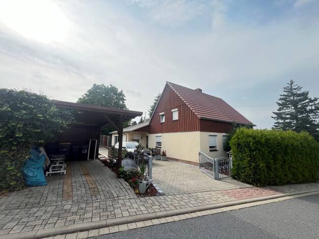 Doppelhaushälfte zum Kauf 195.000 € 4 Zimmer 90 m² 1.088 m² Grundstück Neustadt Neustadt in Sachsen 01844