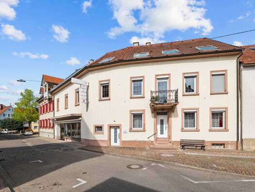 Haus zum Kauf 495.000 € 14 Zimmer 179 m² 266 m² Grundstück Endingen Endingen 79346