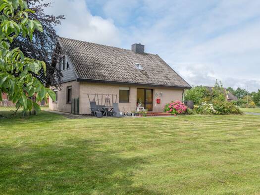 Einfamilienhaus zum Kauf 180.000 € 6 Zimmer 150 m² 1.563 m² Grundstück Hüll Drochtersen 21706