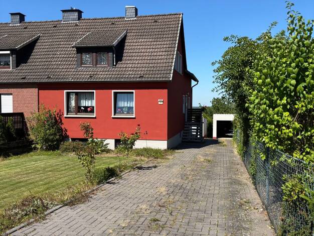 Doppelhaushälfte zum Kauf 159.000 € 7 Zimmer 150 m² 577 m² Grundstück Bergdorf Bückeburg 31675