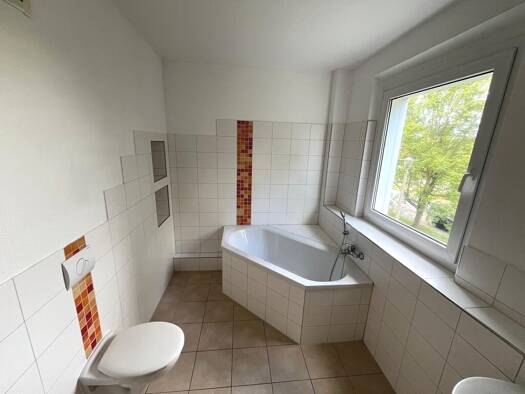 Wohnung zur Miete 470 € 3 Zimmer 82,2 m² 1. Geschoss Karl-Matthes-Straße 32 Lusan Gera 07549