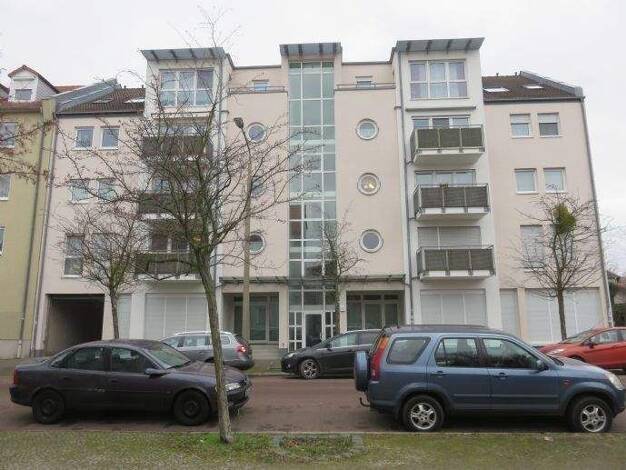 Wohnung zur Miete 437 € 2 Zimmer 62,4 m² 1. Geschoss frei ab sofort Carl-Maria-von-Weber-Straße Innenstadt Dessau-Roßlau 06844