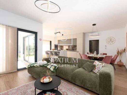 Haus zur Miete 4.200 € 5 Zimmer 230 m² Matulji Matulji