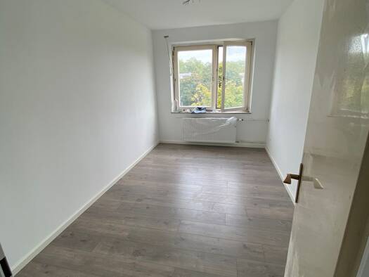 Wohnung zur Miete 1.290 € 1 Zimmer 75 m² Geschoss 3/4 frei ab sofort Nied Frankfurt am Main 65934