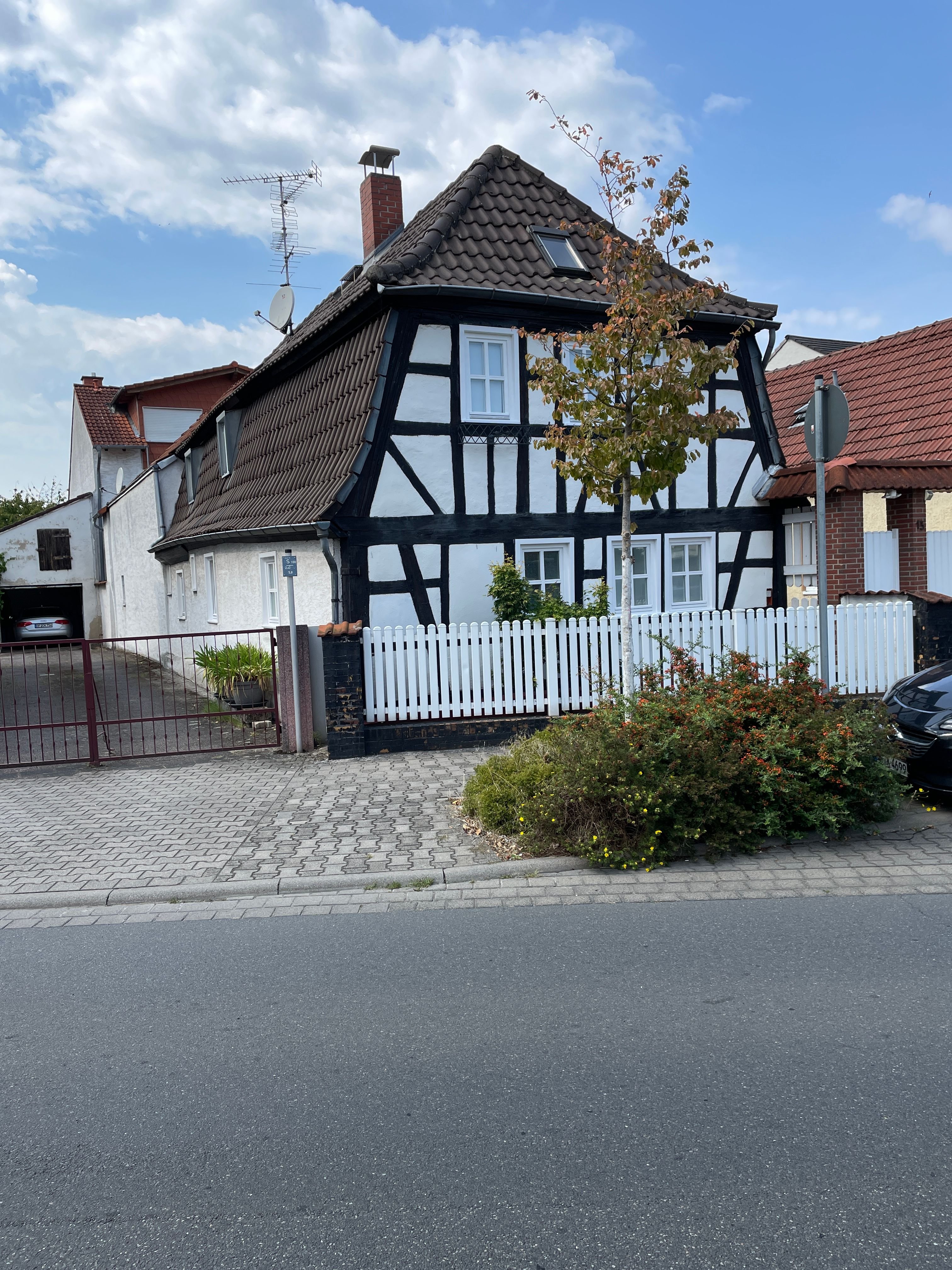 Einfamilienhaus zur Miete 1.100 € 3,5 Zimmer 100 m²<br/>Wohnfläche ab sofort<br/>Verfügbarkeit Nieder-Röder Straße 13 Dudenhofen Rodgau 63110