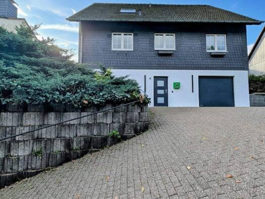 Mehrfamilienhaus zum Kauf 439.000 € 6 Zimmer 211 m² 1.015 m² Grundstück frei ab 01.06.2026 Nord Remscheid 42855