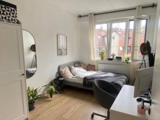 Wohnung zur Miete 560 € 1 Zimmer 13 m² Geschoss 3/3 frei ab 01.04.2026 Staffelstraße 1 Mitte Stuttgart 70190