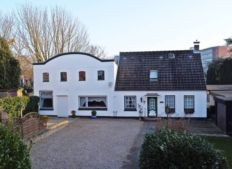 Einfamilienhaus zum Kauf 298.000 € 4 Zimmer 120 m²<br/>Wohnfläche 581 m²<br/>Grundstück Husum Husum 25813