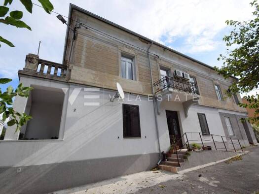 Wohnung zum Kauf 230.000 € 4 Zimmer 187 m² 1. Geschoss Kraljevica