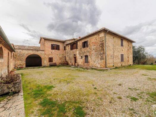 Bauernhaus zum Kauf 880.000 € 6 Zimmer 423 m² 4.490 m² Grundstück frei ab sofort Castelnuovo Berardenga 53019