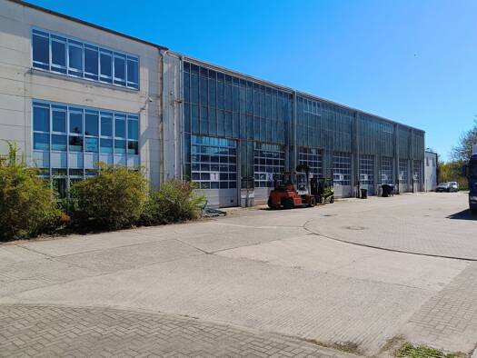 Büro zum Kauf 230.000 € 1.560 m² Bürofläche Bitterfeld Bitterfeld-Wolfen 06749
