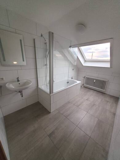 Wohnung zur Miete 1.690 € 4 Zimmer 120 m² Dachgeschoss, 4. Geschoss frei ab 01.08.2025 Blankenloch Stutensee 76297