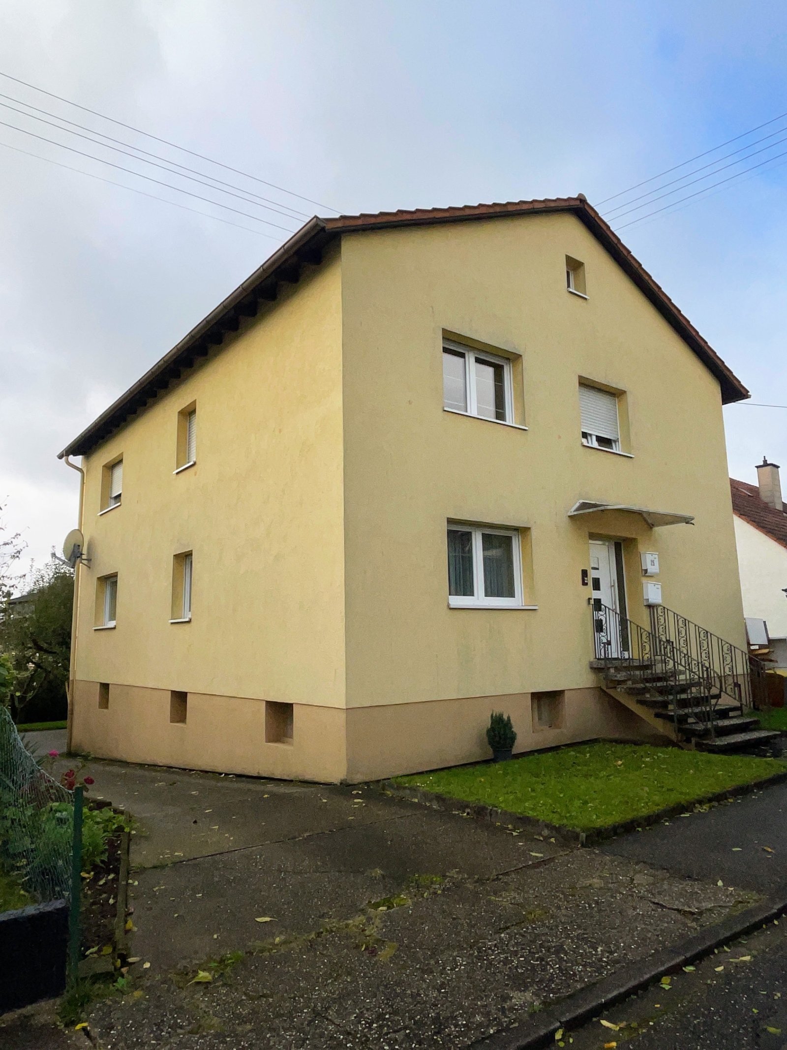 Mehrfamilienhaus zum Kauf 289.000 € 7 Zimmer 176 m²<br/>Wohnfläche 400 m²<br/>Grundstück Horeb - Messe - Frühwiese - Neufferpark Pirmasens 66953