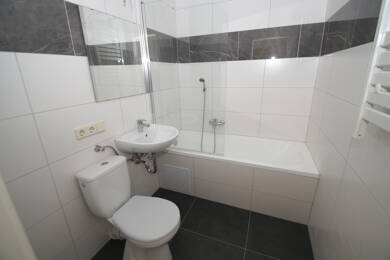 Wohnung zur Miete 340 € 3 Zimmer 57,3 m² 2. Geschoss Dequeder Straße 24 Neue Neustadt Magdeburg 39124