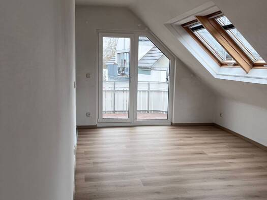 Wohnung zur Miete 680 € 2 Zimmer 45 m² Geschoss 2/3 frei ab sofort Im Zentrum 19 Eschenau Eckental 90542