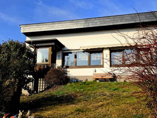 Bungalow zum Kauf provisionsfrei 79.000 € 2 Zimmer 51 m² 676 m² Grundstück Am Turnplatz 17 Waßmuthshausen Homberg 34576