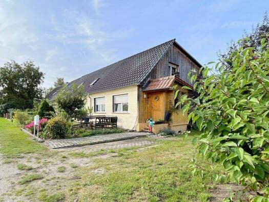 Mehrfamilienhaus zum Kauf 250.000 € 6 Zimmer 257 m² 1.311 m² Grundstück Bagow Päwesin / Bagow 14778