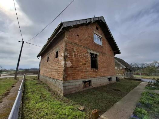 Haus zum Kauf 27.000 € 5 Zimmer 120 m² Lovas Lovas